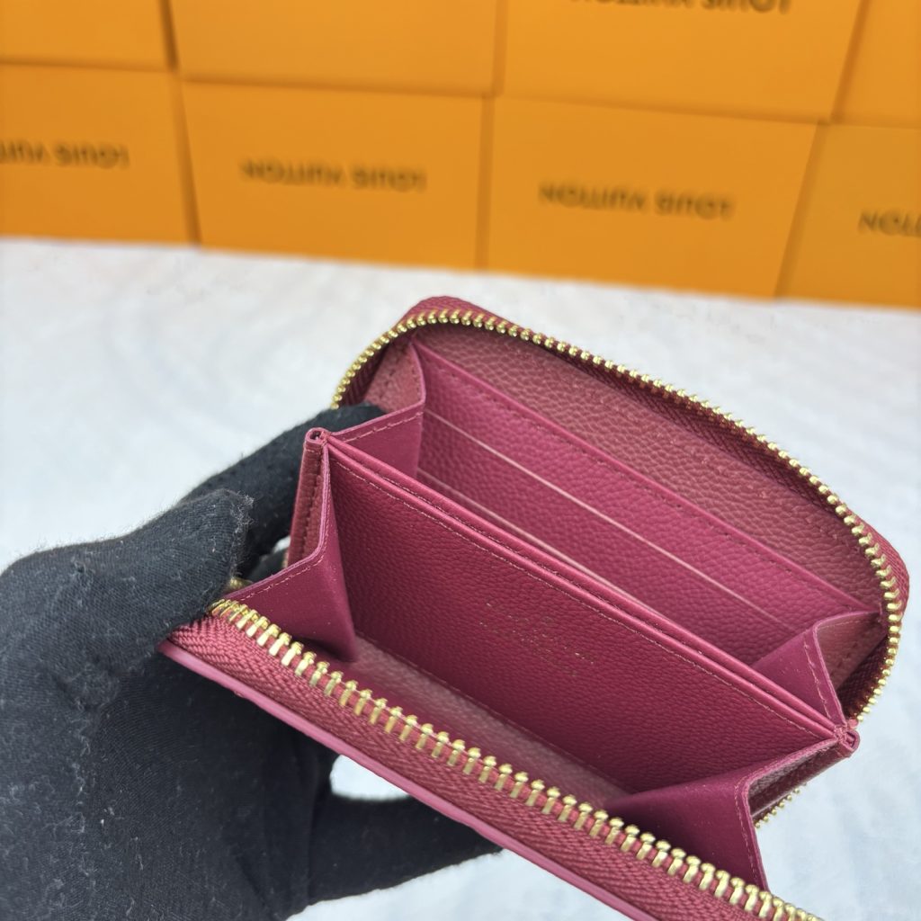 ルイヴィトン（LOUIS VUITTON） 長財布 モノグラム柄 クラシックなデザイン 上品で高級感あふれる逸品です - 画像 7