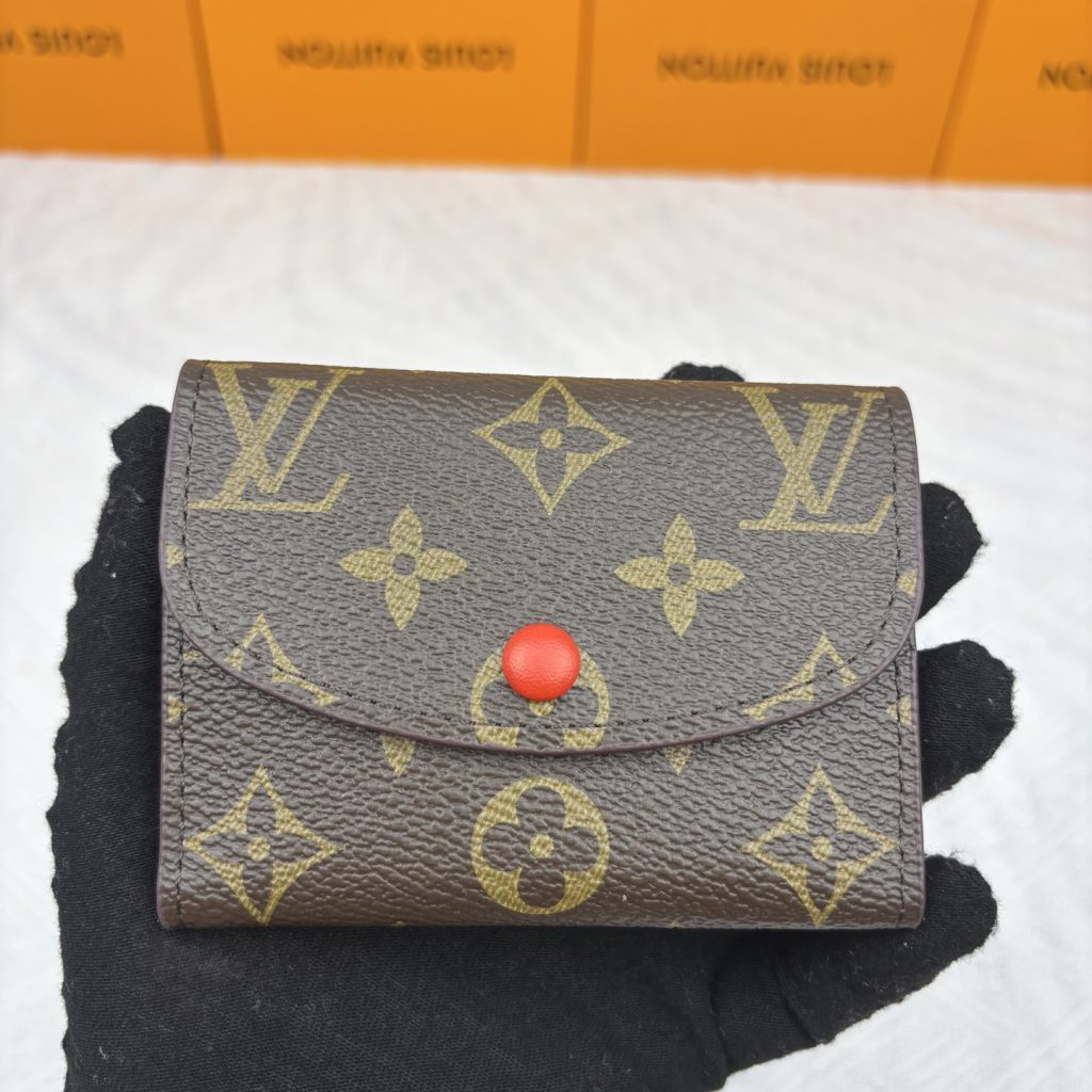 LOUIS VUITTONの財布を予算内で探す前に見るモノグラムのポイント