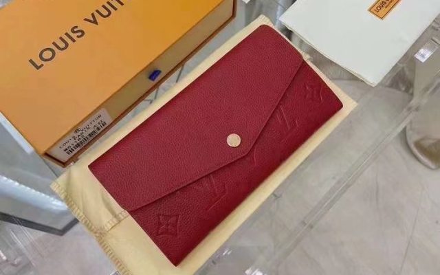 LOUIS VUITTONの財布を予算内で探す前に見るモノグラムのポイント
