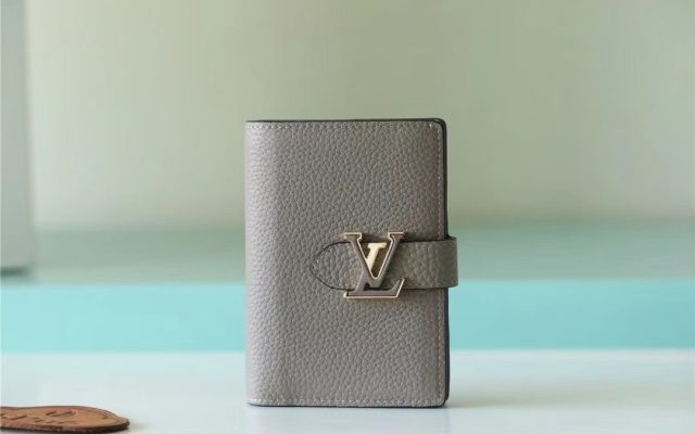 LOUIS VUITTONの財布・小物を毎日に使うなら確認したいこと