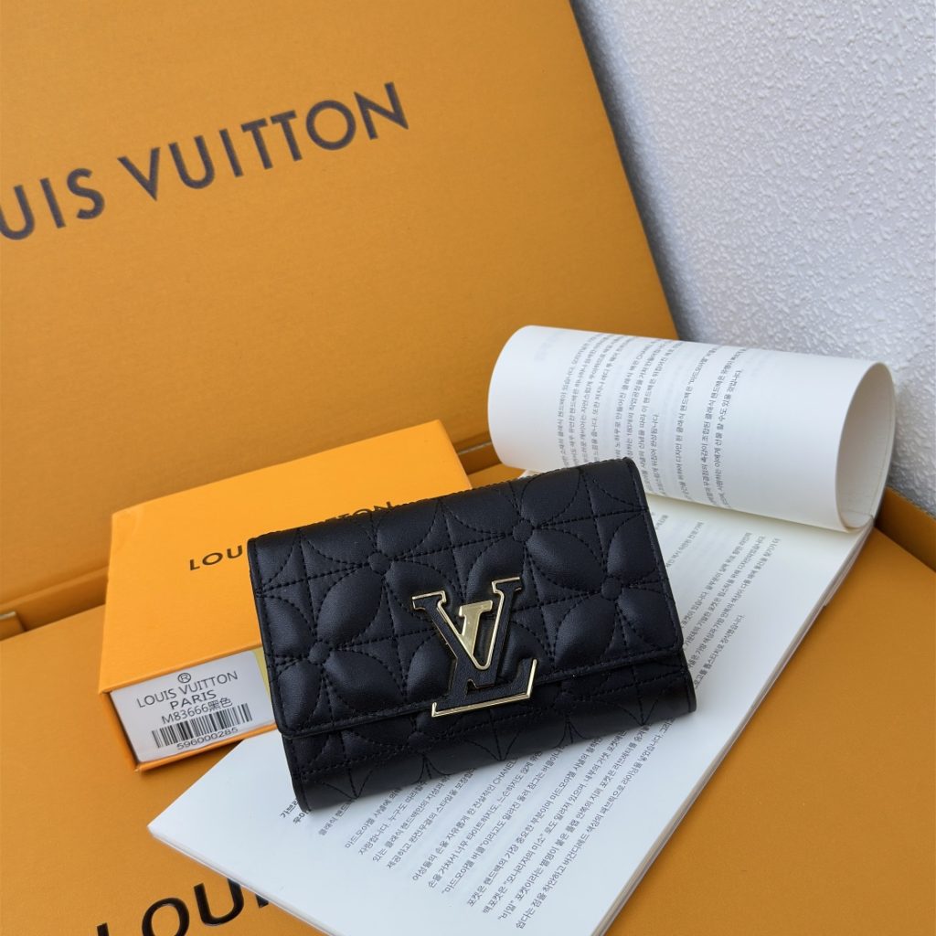 ルイ・ヴィトン モノグラムキャンバス 上品な長財布 財布・小物｜仕事帰りに使いやすさを写真で整理