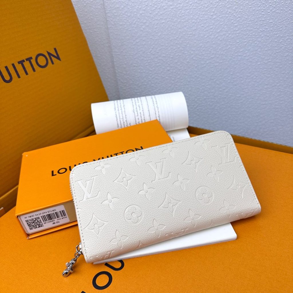 ルイ・ヴィトン モノグラムキャンバス 上品な長財布 レディースに の定番モデル｜旅行に使いやすい財布・小物を写真で確認