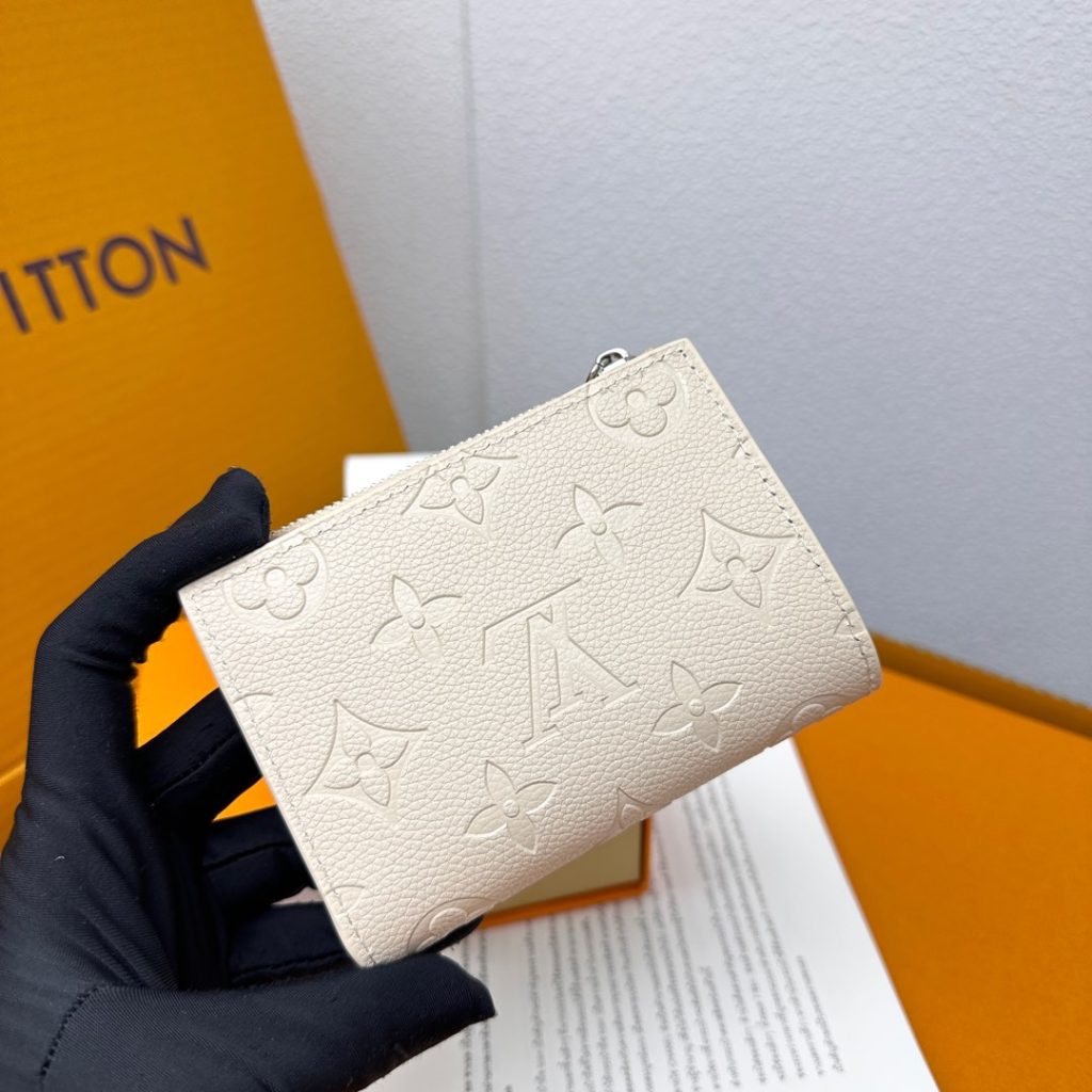 LOUIS VUITTONの財布を予算内で探す前に見るモノグラムのポイント