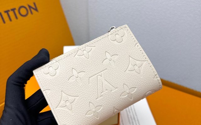 LOUIS VUITTONの財布を予算内で探す前に見るモノグラムのポイント