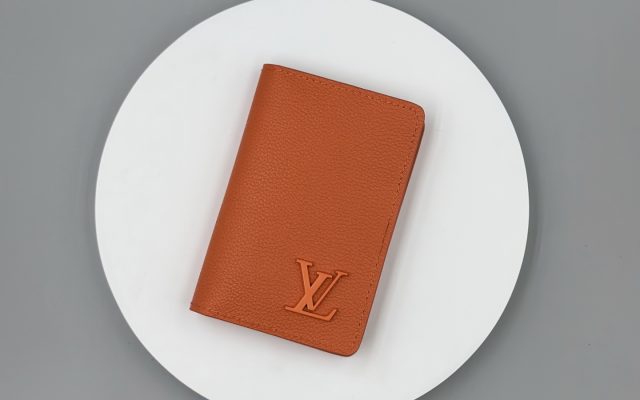 LOUIS VUITTONの財布・小物を毎日に使うなら確認したいこと