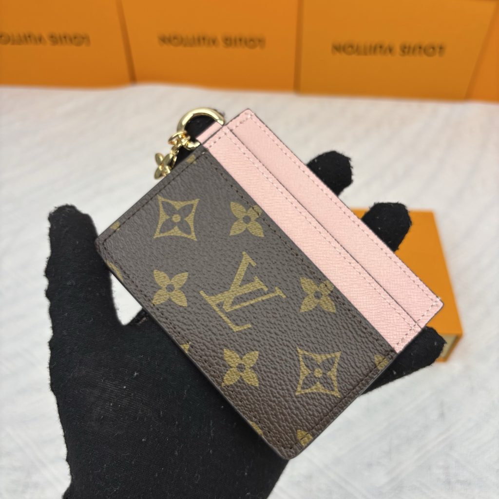 ルイ・ヴィトン モノグラムキャンバス 上品な長財布 財布・小物｜ギフト選びで予算内で見たいポイント
