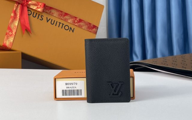 ルイ・ヴィトン モノグラムキャンバス 上品な長財布 レディースに人気の定番モデル