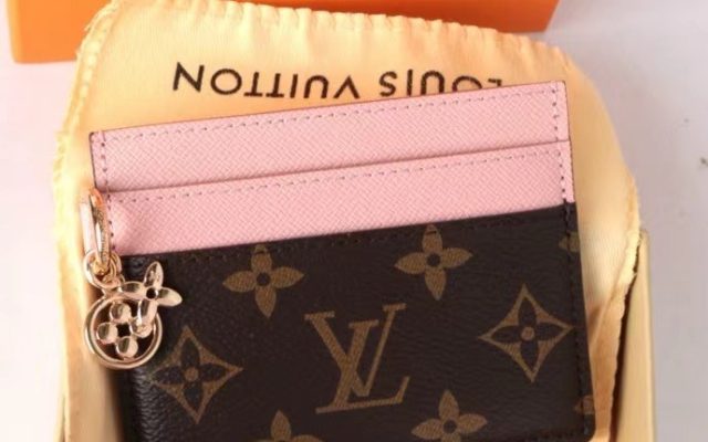 LOUIS VUITTONの財布・小物を毎日に使うなら確認したいこと