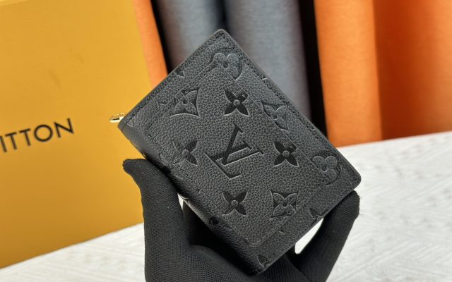 ルイ・ヴィトン モノグラムキャンバス 上品な長財布 レディースに人気の定番モデル