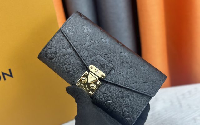 LOUIS VUITTONの財布を予算内で探す前に見るモノグラムのポイント