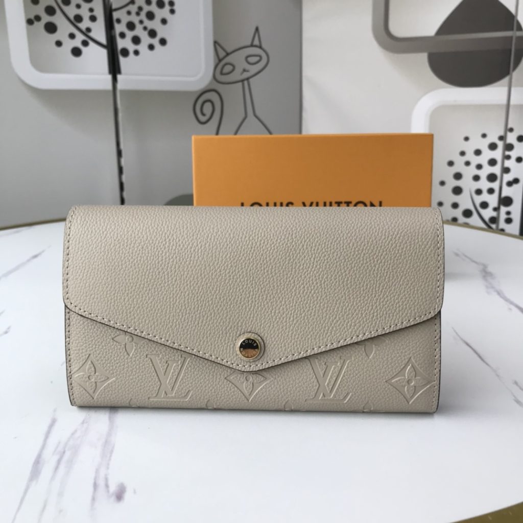 ルイ・ヴィトン モノグラムキャンバス 上品な長財布 財布・小物｜ギフト選びで失敗しにくい選び方