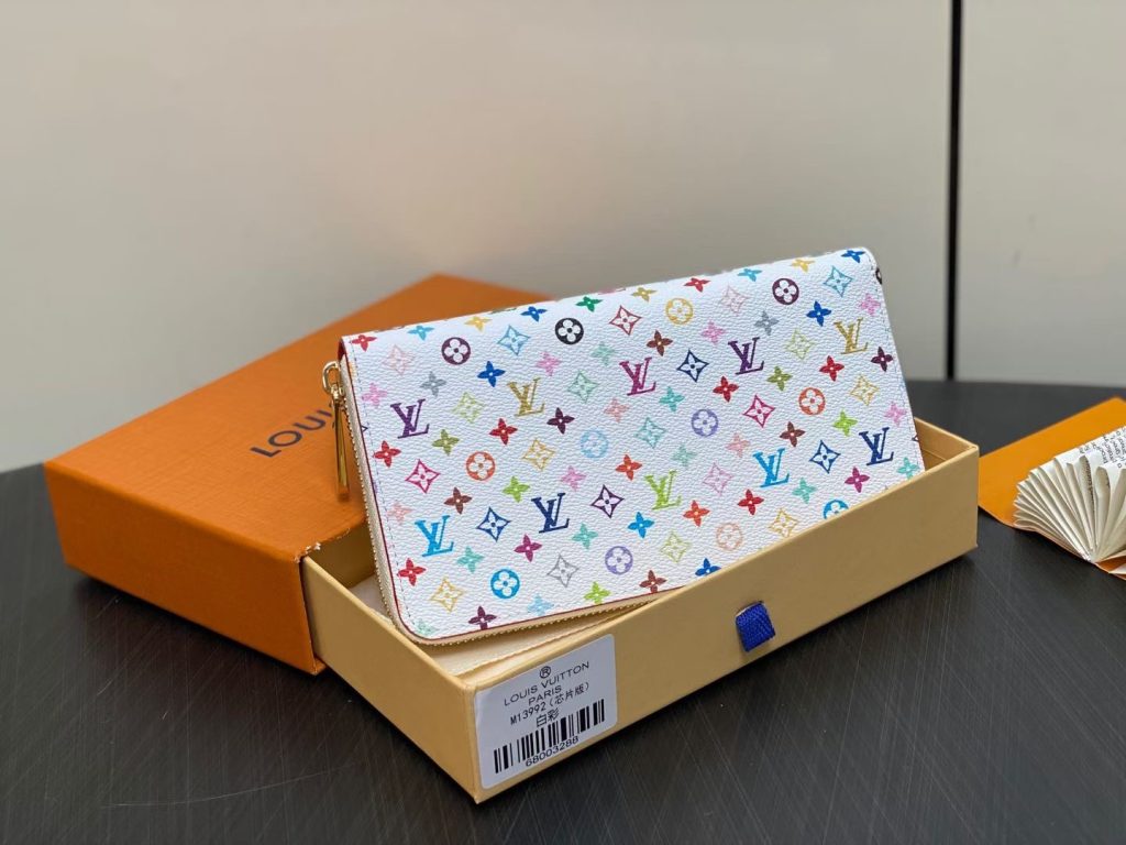 ルイ・ヴィトン モノグラムキャンバス 上品な長財布 レディースのギフトに な定番モデル｜通勤に使いやすい財布・小物を写真で確認