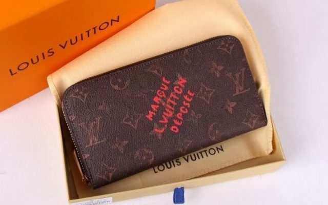 ルイ・ヴィトン モノグラムキャンバス 上品な長財布 レディースへのギフトに最適な定番モデル
