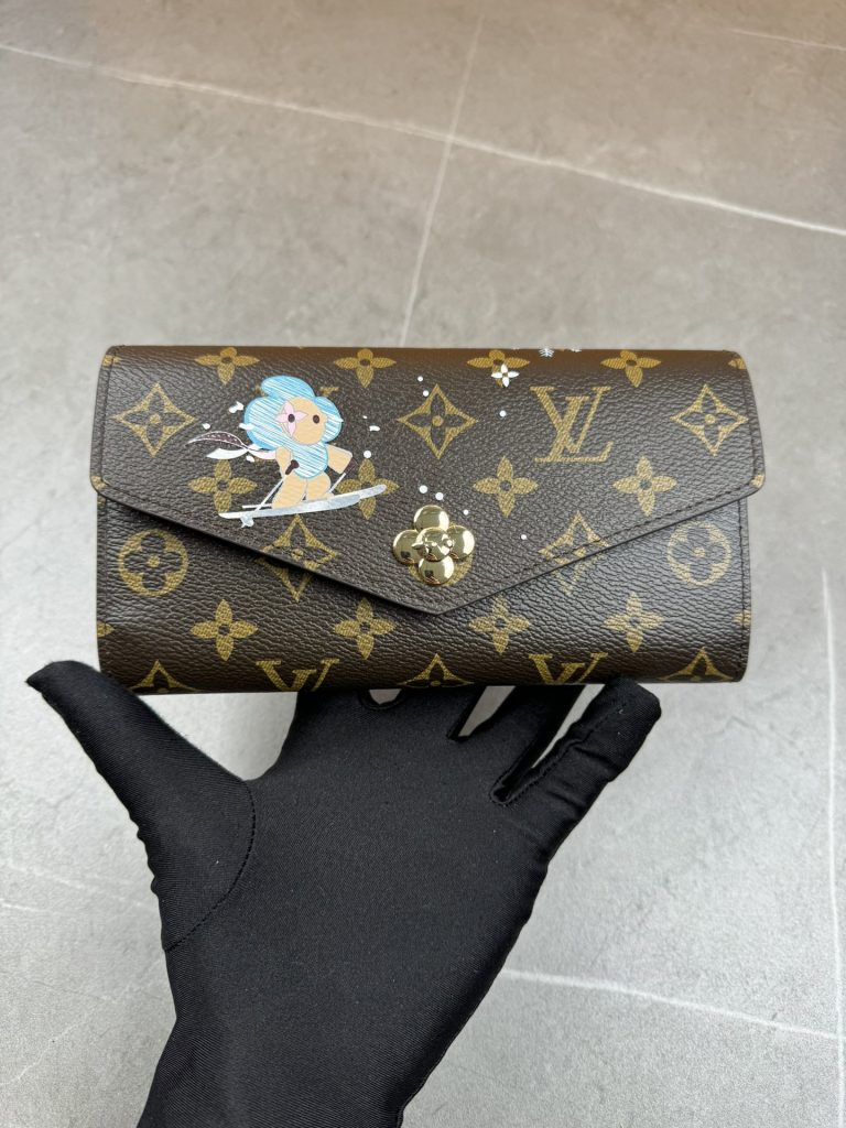 ルイ・ヴィトン モノグラムキャンバス 上品な長財布 財布・小物｜ランチの日に写真で選び方を確認