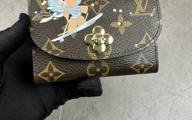 通勤で使いやすいLOUIS VUITTONの財布を写真で確認