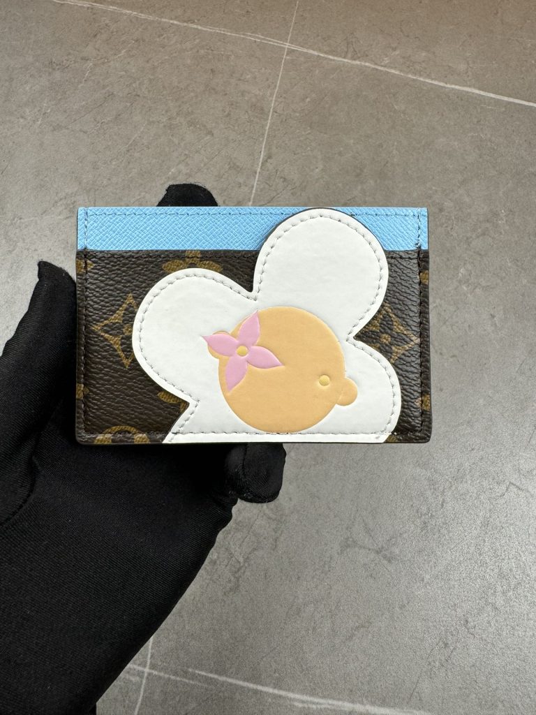 ルイ・ヴィトン モノグラムキャンバス 上品な長財布 財布・小物｜旅行の日に選ぶ前の確認ポイント