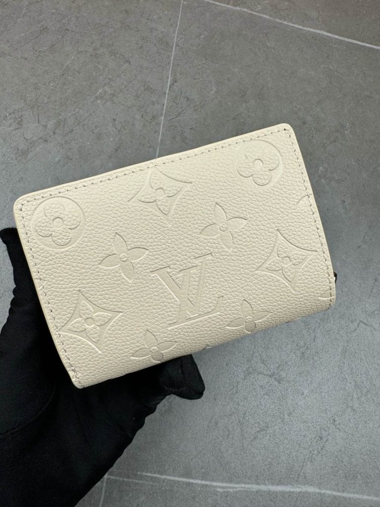 物価高でも選びやすい財布：LOUIS VUITTONを自然に取り入れる