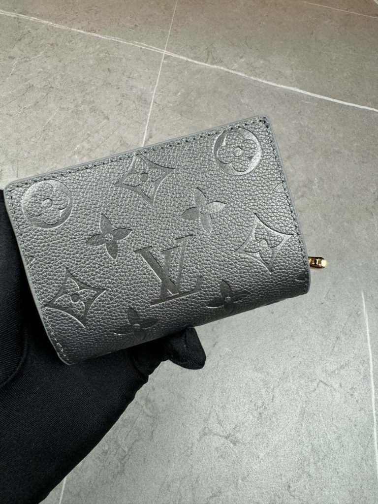 ルイ・ヴィトン モノグラムキャンバス 上品な長財布 財布・小物｜仕事帰りに使いやすさを写真で整理