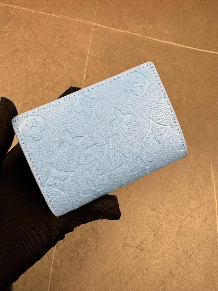 ルイ・ヴィトン モノグラムキャンバス 上品な長財布 財布・小物｜通勤の日に毎日に合わせるポイント