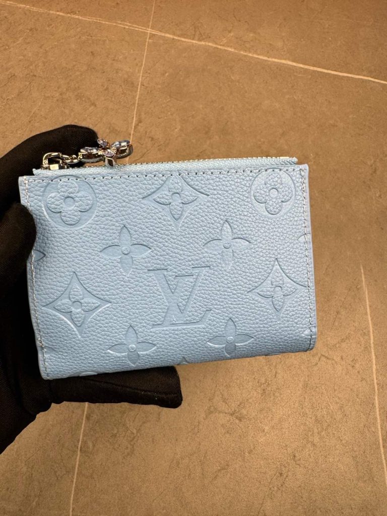 ルイ・ヴィトン モノグラムキャンバス長財布｜上品な収納力でビジネスやギフトに
