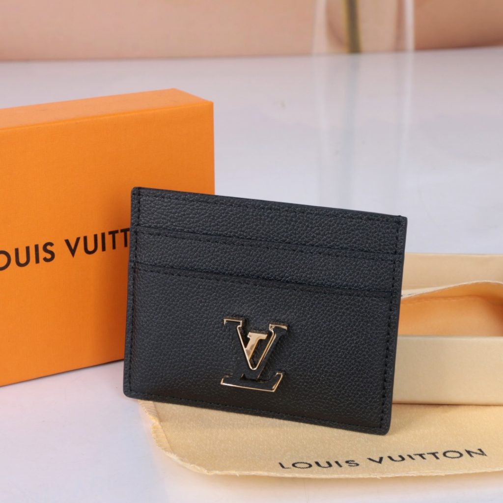 ルイ・ヴィトン モノグラムキャンバス 上品な長財布 レディースに の定番モデル|ギフトに使いやすい財布・小物を写真で確認