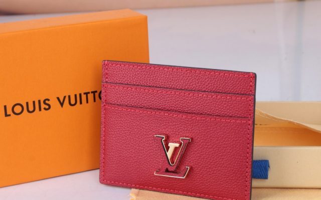 LOUIS VUITTONの財布は価格・収納・合わせ方でどう見るか