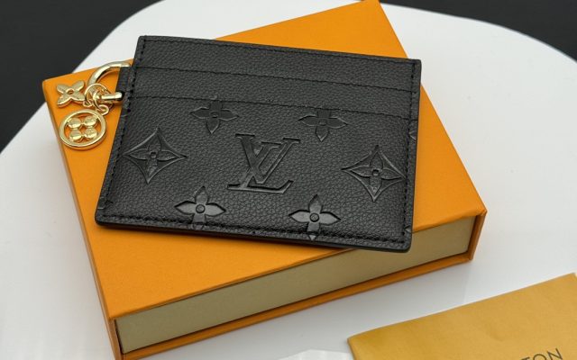 LOUIS VUITTONの財布・小物を毎日に使うなら確認したいこと