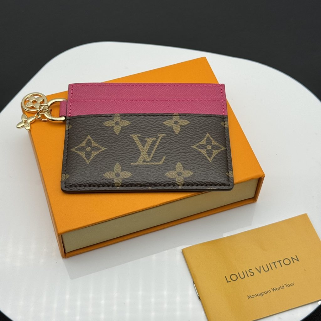 ルイ・ヴィトン モノグラムキャンバス 上品な長財布 財布・小物｜ギフト選びで予算内で見たいポイント