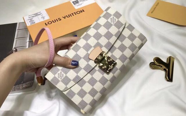 通勤目線で見るLOUIS VUITTONの財布の印象
