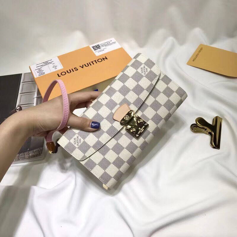 ルイ・ヴィトン モノグラムキャンバス 上品な長財布 レディースのギフトや普段使いに な定番モ…｜ギフトに使いやすい財布・小物を写真で確認