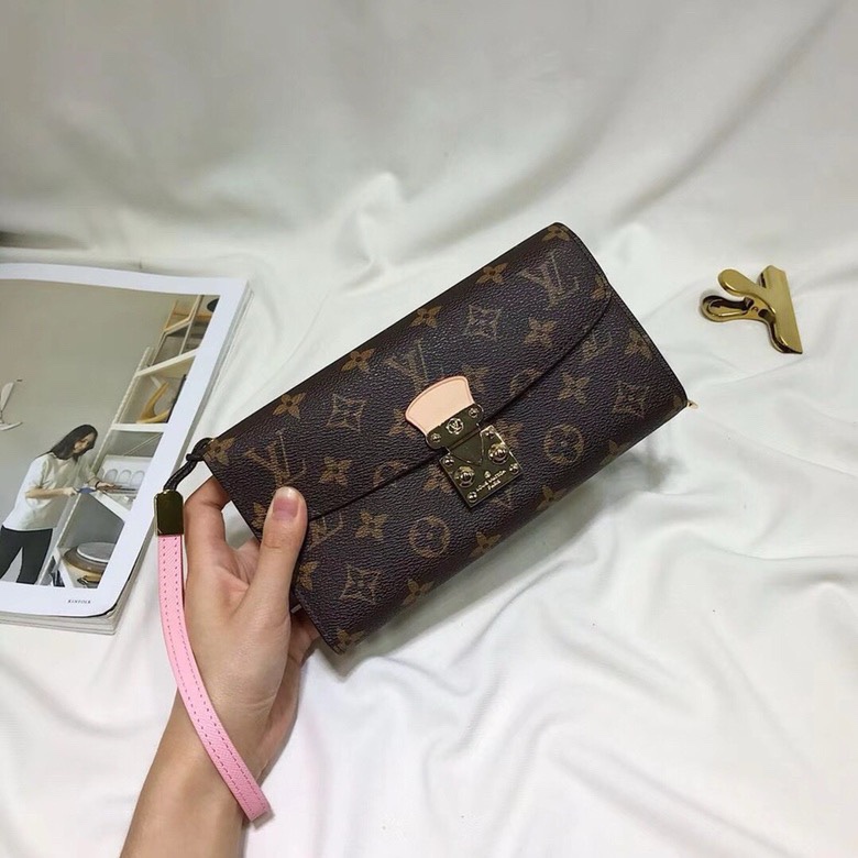 ルイ・ヴィトン モノグラムキャンバス 上品な長財布 財布・小物｜仕事帰りに使いやすさを写真で整理