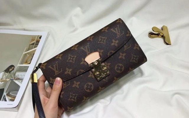 レディースの節約買いに向く財布か写真でチェック