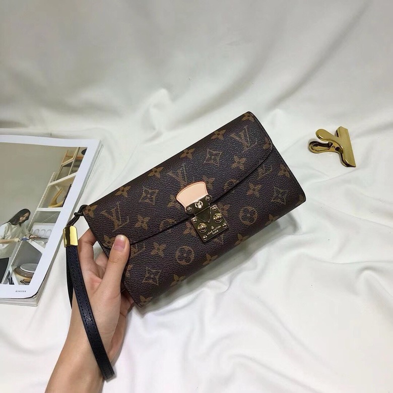 レディースの節約買いに向く財布か写真でチェック