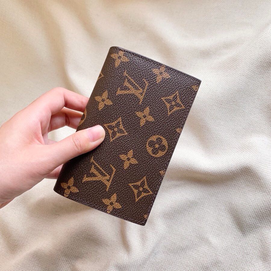 ルイ・ヴィトン モノグラムキャンバス 上品な長財布 財布・小物|ギフト選びで予算内で見たいポイント