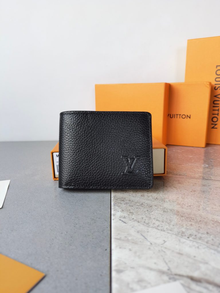 ルイ・ヴィトン モノグラムキャンバス 上品な長財布 レディース｜旅行に使いやすい財布・小物を写真で確認