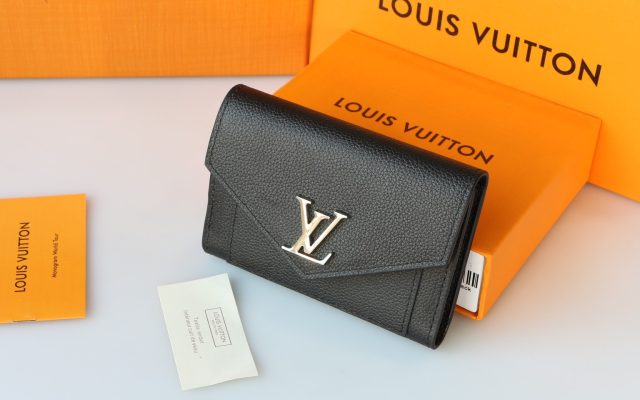 物価高でも選びやすい財布：LOUIS VUITTONを自然に取り入れる