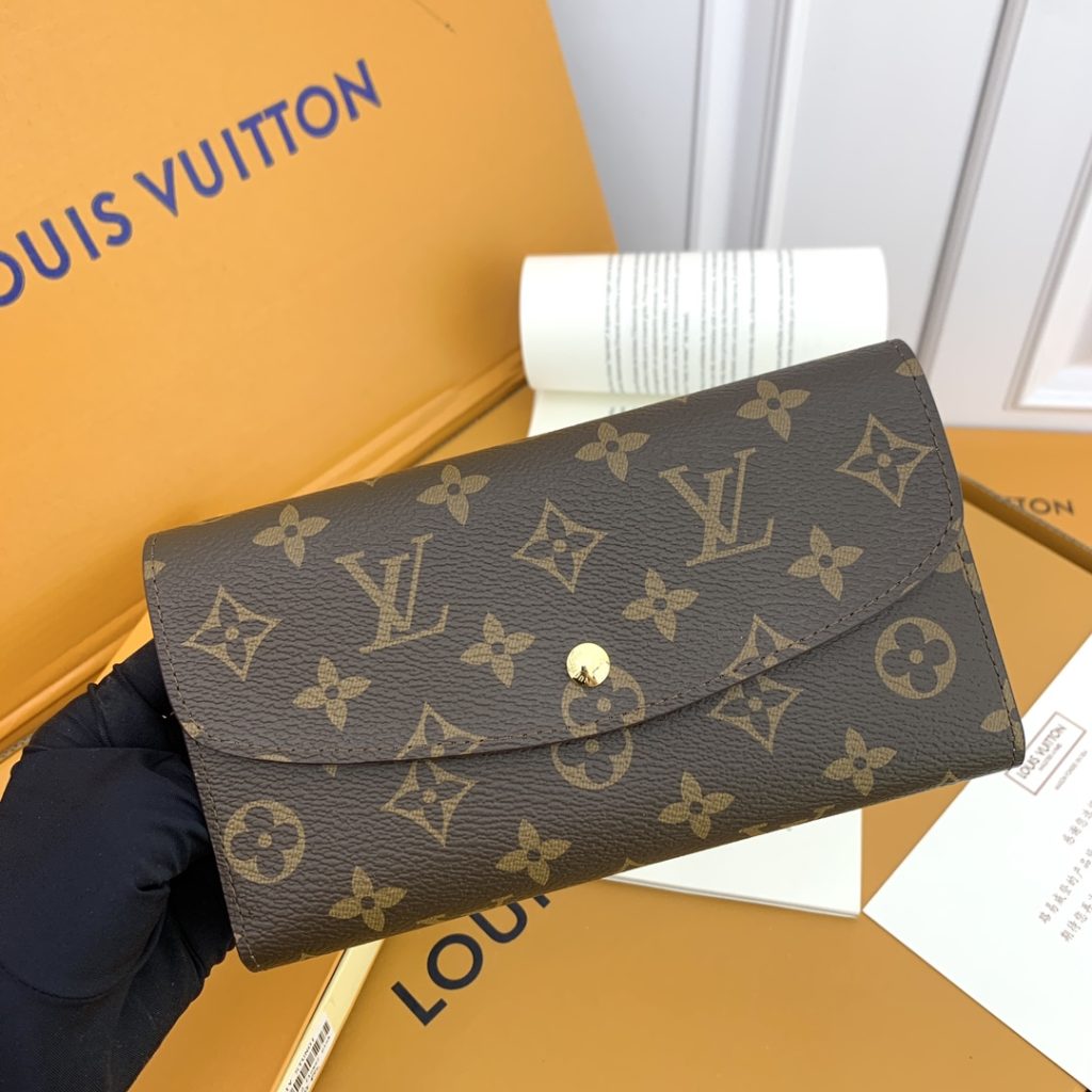 ルイ・ヴィトン モノグラムキャンバス 上品な長財布 レディース向け｜ギフトに使いやすい財布・小物を写真で確認