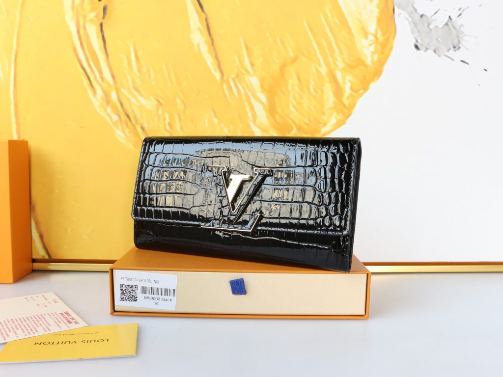 ルイ・ヴィトン モノグラムキャンバス 上品な長財布 財布・小物｜仕事帰りに使いやすさを写真で整理