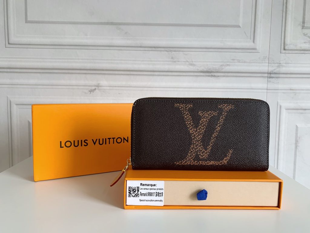 ルイ・ヴィトン モノグラムキャンバス 上品な長財布 財布・小物|ランチの日に写真で選び方を確認