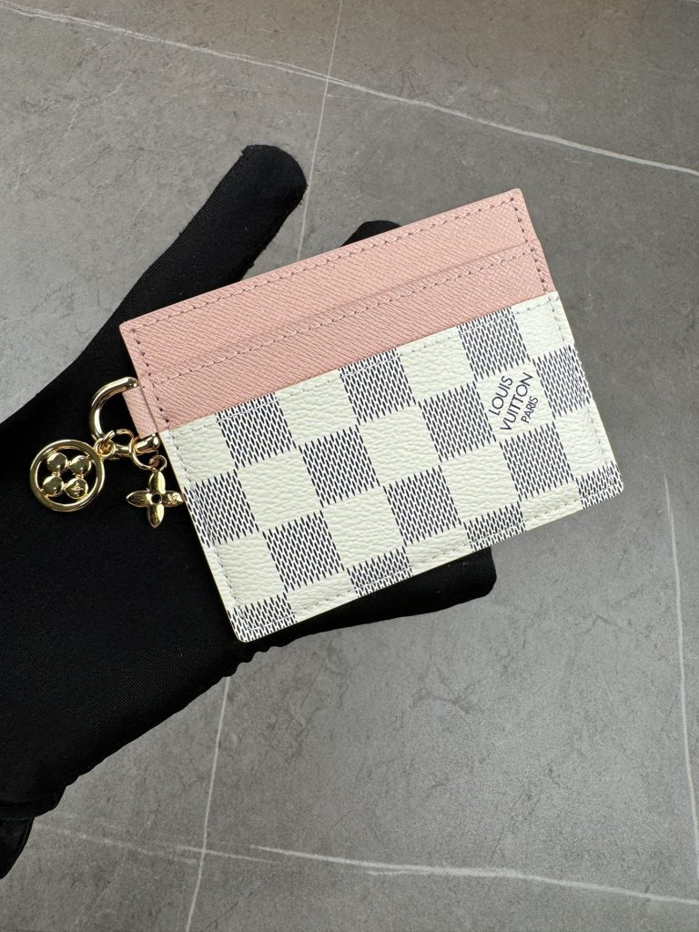 ルイ・ヴィトン モノグラムキャンバス 上品な長財布 レディースへのギフトに な定番モデル｜毎日に使いやすい財布・小物を写真で確認