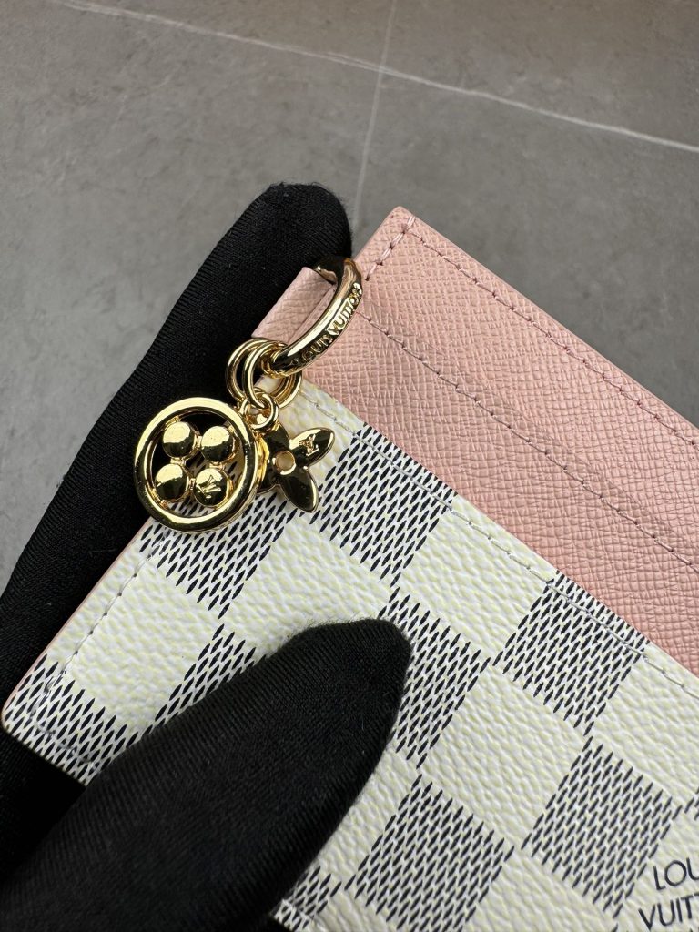 ルイ・ヴィトン モノグラムキャンバス 上品な長財布 レディースへのギフトに最適な定番モデル - 画像 7