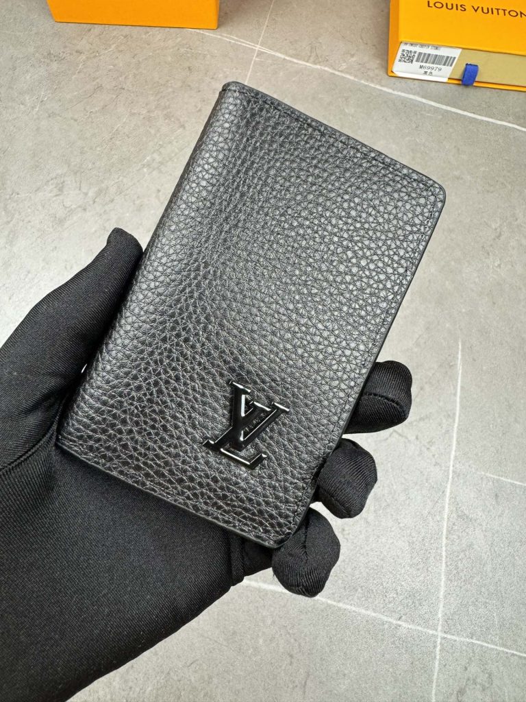 ルイ・ヴィトン モノグラムキャンバス 上品な長財布 財布・小物｜旅行の日に選ぶ前の確認ポイント