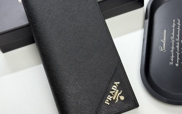 Pradaの財布を予算内で探す前に見るモノグラムのポイント