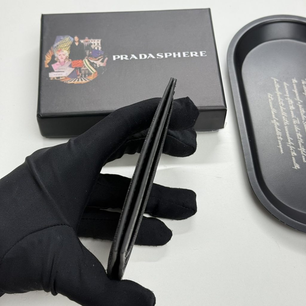 プラダ モノグラムキャンバス 上品で実用的な長財布 ビジネスシーンにも最適な定番モデル - 画像 8