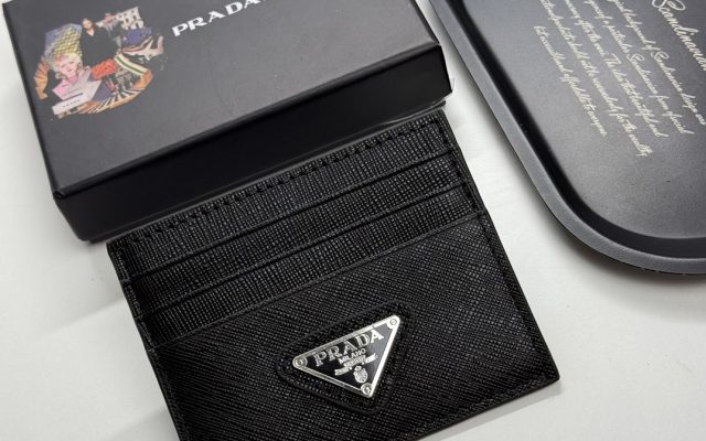 Pradaの財布は価格・収納・合わせ方でどう見るか