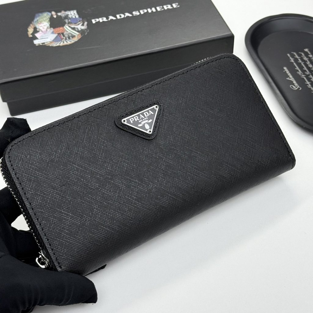 プラダ モノグラムキャンバス 上品な長財布 レディース向け ギフトにも最適 - 画像 2