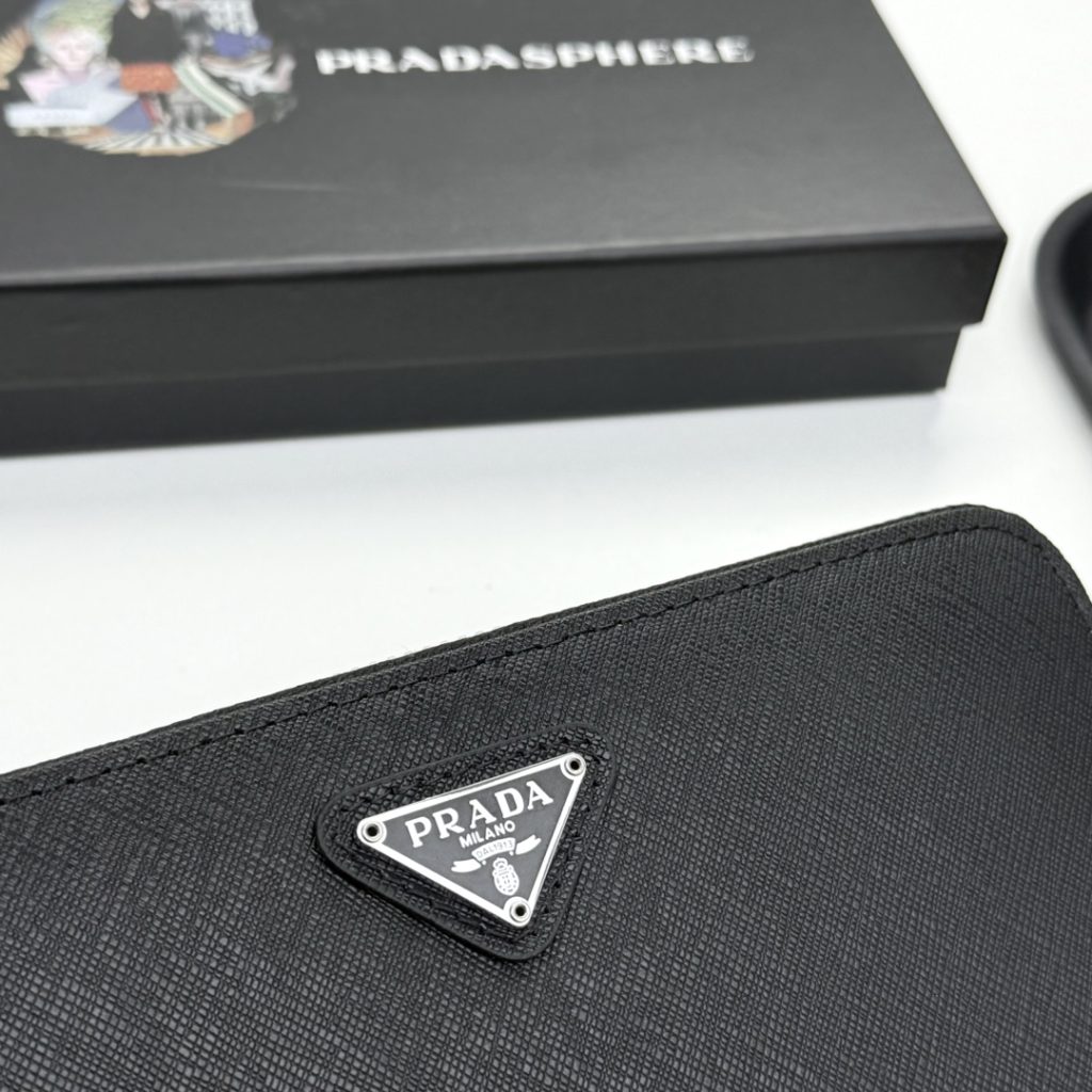 プラダ モノグラムキャンバス 上品な長財布 レディース向け ギフトにも最適 - 画像 5