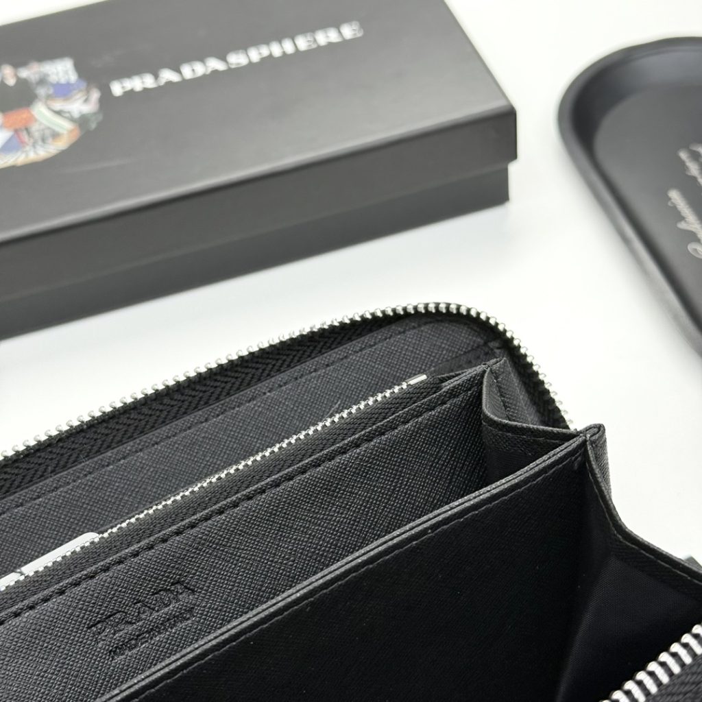 プラダ モノグラムキャンバス 上品な長財布 レディース向け ギフトにも最適 - 画像 7