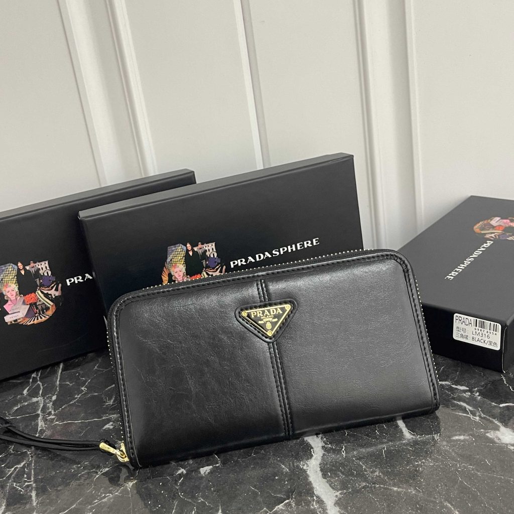 プラダ モノグラムキャンバス 上品な長財布 レディース 財布・小物｜ギフト選びで予算内で見たいポイント