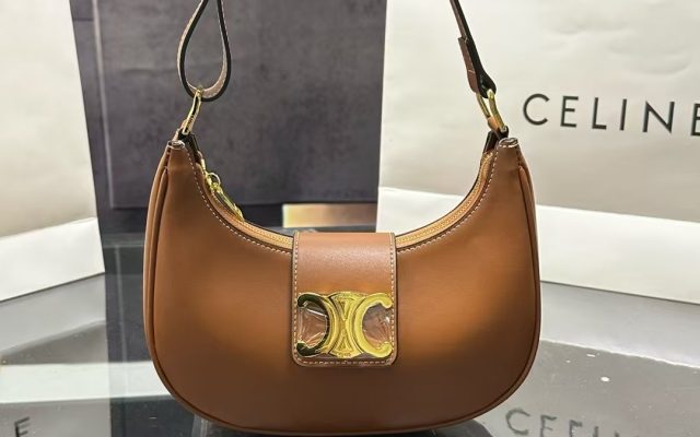 物価高でも選びやすいショルダーバッグ：CELINEを自然に取り入れる